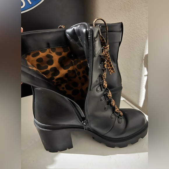 Mix No.6 Black Utility Lug Sole Combat Style Boots Leopard Laces - Picture 4 of 4
